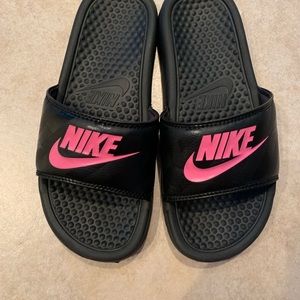Girls size 6 Nike slides